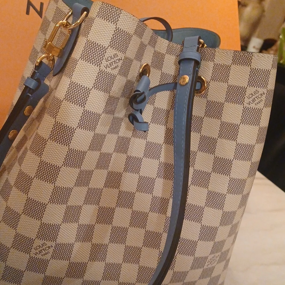 Authentic Louis Vuitton Neo noe - Picture 2 of 10